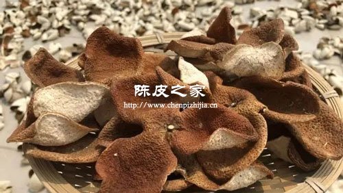 陈艾花椒生姜橘子皮煮水后熏头方法和好处