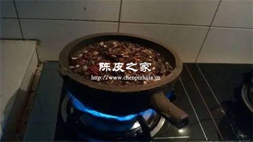 煮中药放陈皮需要用二十年的吗