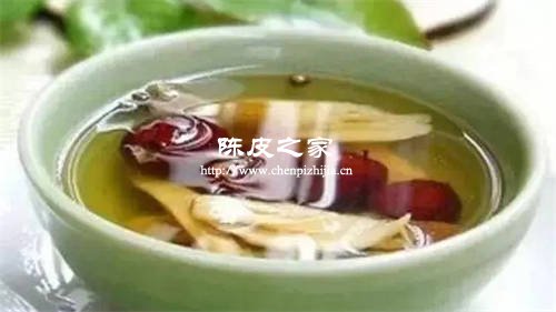 紫苏和艾叶生姜陈皮能一起煎水喝吗
