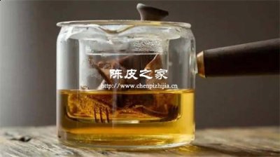 正宗的泡水的陈皮是什么颜色