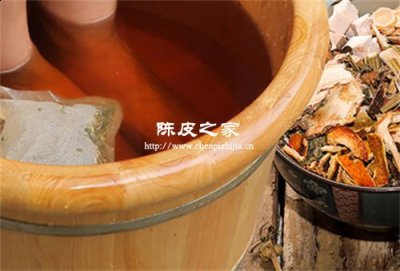 生姜与陈皮泡脚有什么好处 天热用生姜陈皮合适吗