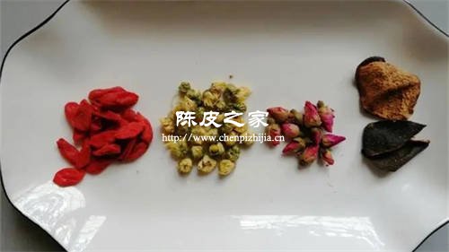 陈皮枸杞玫瑰花藏红花可以一起泡水喝吗