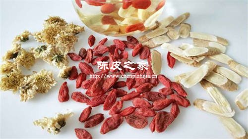 黄芪和枸杞菊花陈皮泡水喝有什么作用