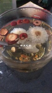 金银花陈皮山楂菊花枸杞泡水