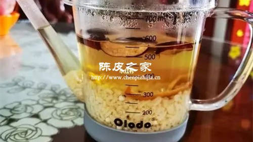 大米炒熟加陈皮泡水喝的功效