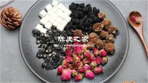 桑葚干玫瑰花炒茯苓陈皮可以泡水喝吗