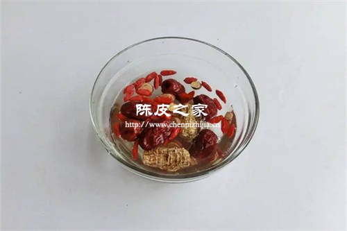 陈皮和红枣枸杞可以一起泡水喝吗