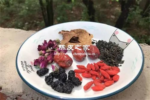 陈皮和红枸杞桑森能一起泡水喝吗