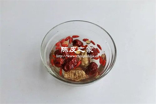 陈皮枸杞大枣泡水高血压能喝吗