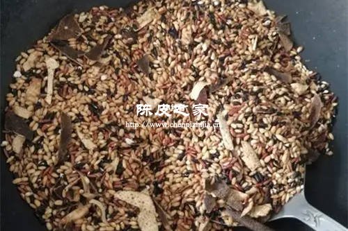 陈皮炒米茶水上午喝还是下午喝