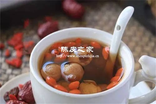 陈皮枸杞红枣桂圆能在一块儿泡水喝吗