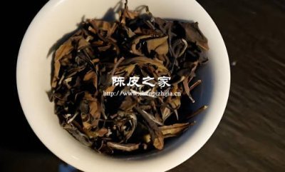 老白茶和陈皮一起喝肺部有什么好处吗