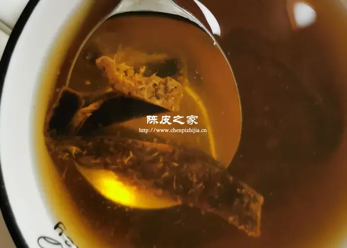 陈皮冰糖泡水