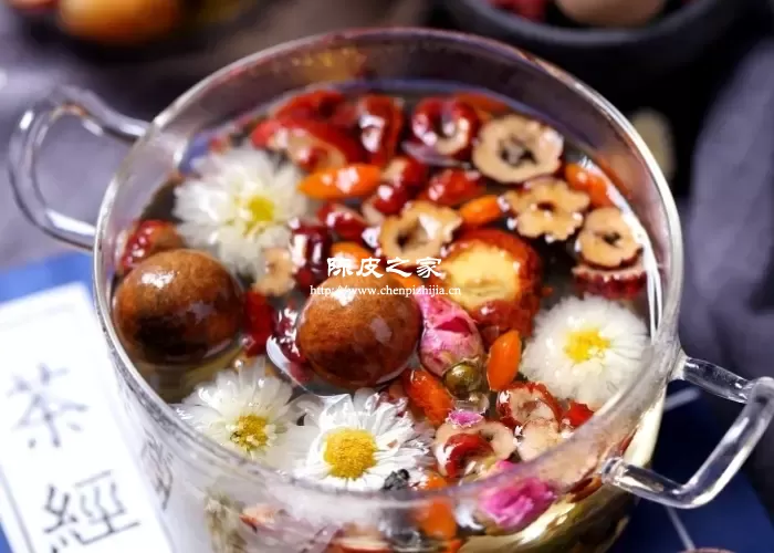 陈皮桂圆山楂红枣枸杞红糖搭配泡水