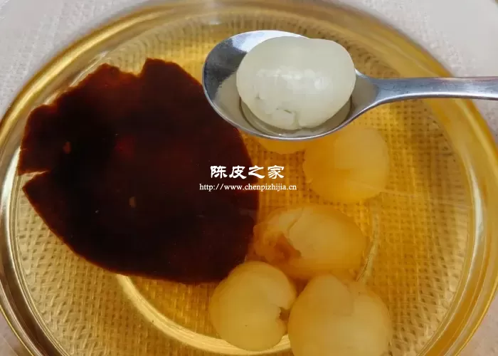 银耳白萝卜陈皮桂圆能在一起喝吗