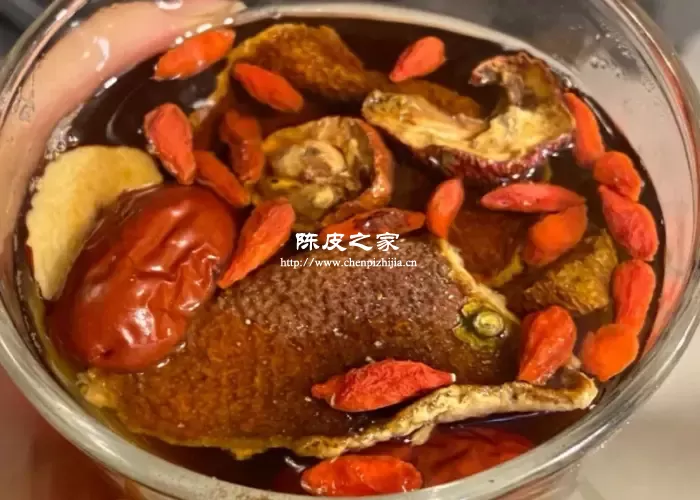 陈皮枸杞山楂泡水图