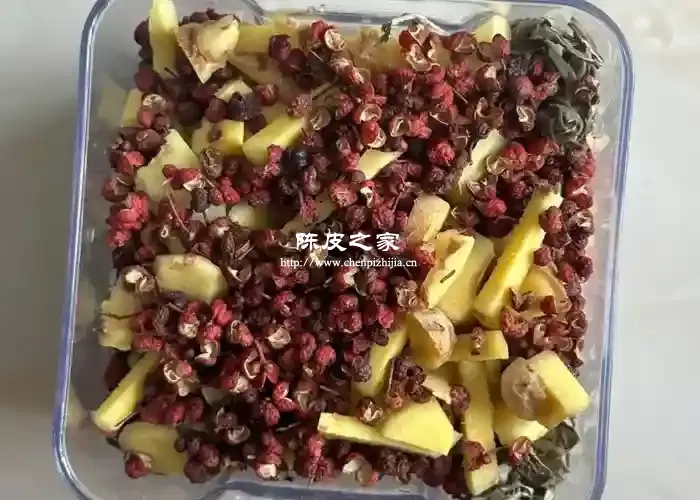 生姜花椒陈皮泡水喝的4大功效及注意事项